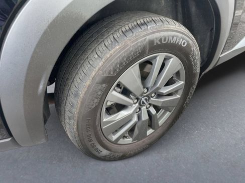 Used 2025 Nissan Pathfinder SV AWD/4WD image 10