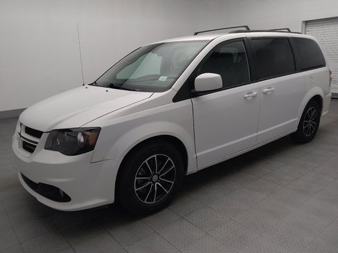 Used 2018 Dodge Grand Caravan GT FWD image 2