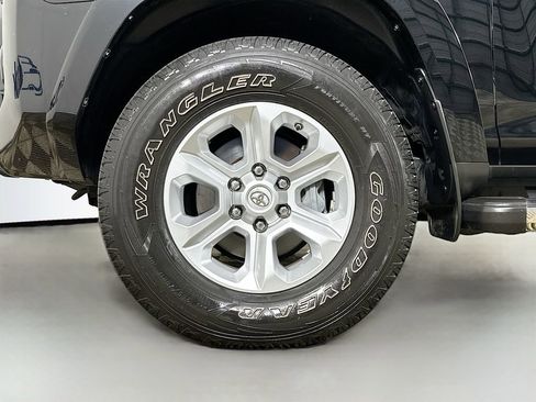Used 2020 Toyota 4Runner SR5 Premium w/ Moonroof Package AWD/4WD image 40