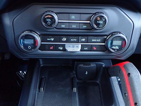 New 2025 Ford Bronco Heritage Edition image 18