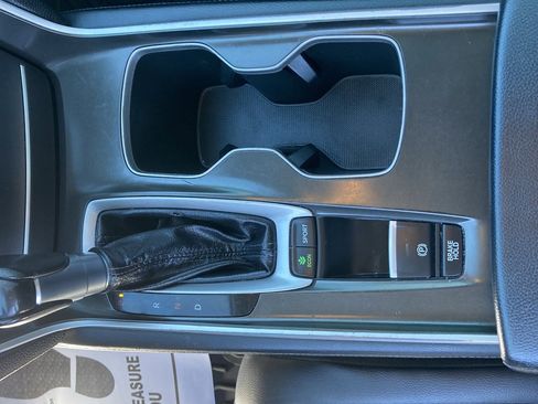 Used 2018 Honda Accord Touring image 27