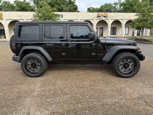 Used 2022 Jeep Wrangler Unlimited Sport AWD/4WD image 4