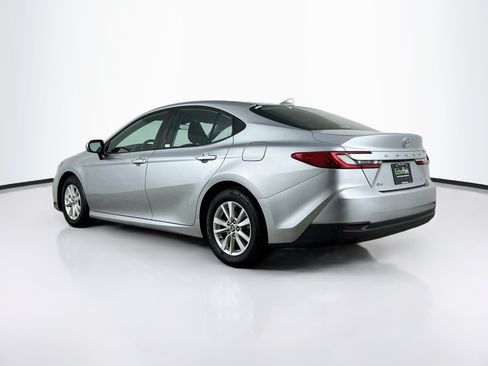 Used 2025 Toyota Camry LE FWD image 5