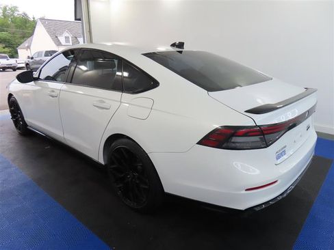 Used 2023 Honda Accord Sport image 6