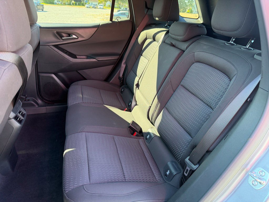 Used 2026 Chevrolet Equinox LT AWD/4WD image 14