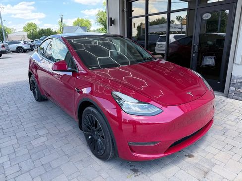 Used 2022 Tesla Model Y Long Range AWD/4WD image 36