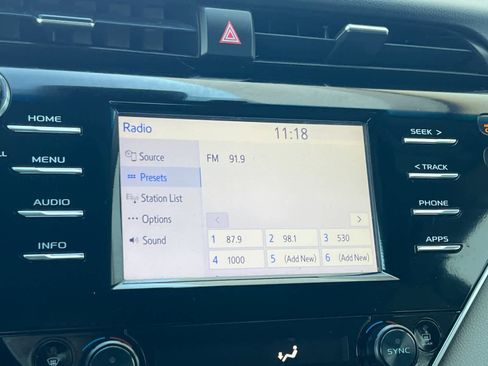 Used 2018 Toyota Camry LE image 18