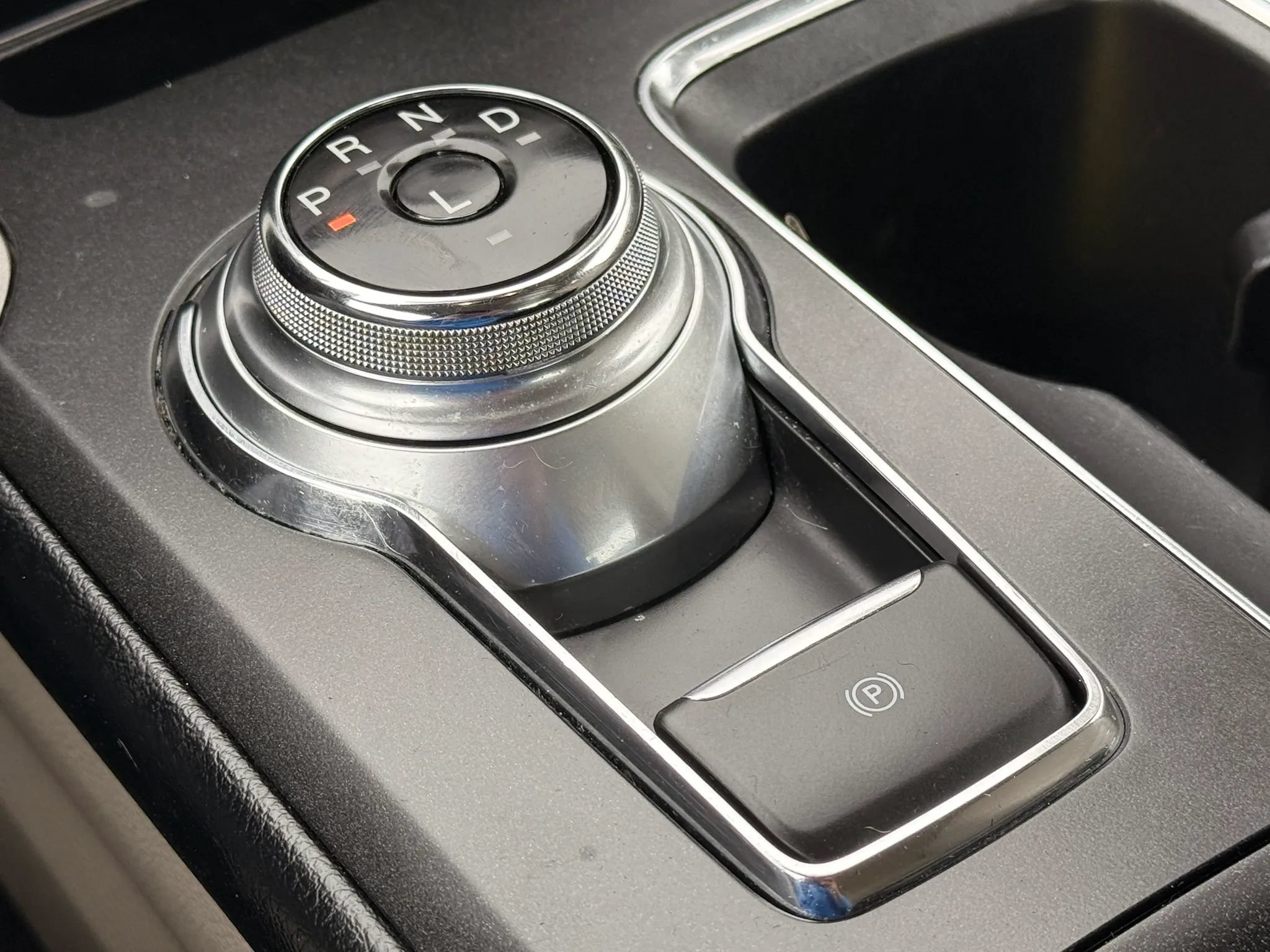 Used 2017 Ford Fusion SE FWD image 27
