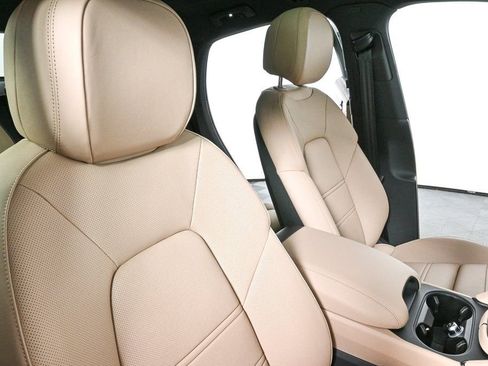 New 2025 Porsche Cayenne S image 30