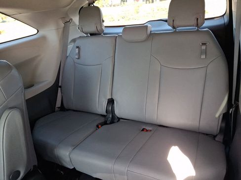 Certified 2023 Toyota Sienna XLE AWD/4WD image 12