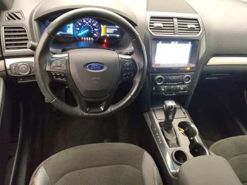 Used 2018 Ford Explorer XLT w/ Equipment Group 202A FWD image 22