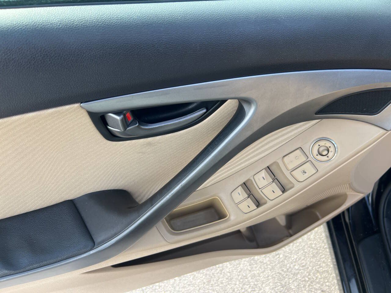 Used 2013 Hyundai Elantra GLS w/ Preferred Pkg FWD image 10