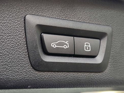 Used 2025 BMW X5 xDrive50e image 29