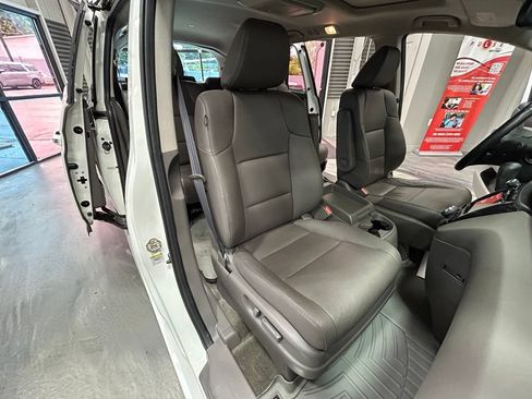 Used 2016 Honda Odyssey Touring image 4
