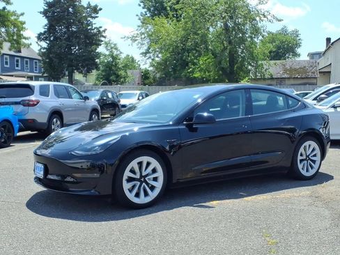 Used 2023 Tesla Model 3 Standard Range RWD image 3