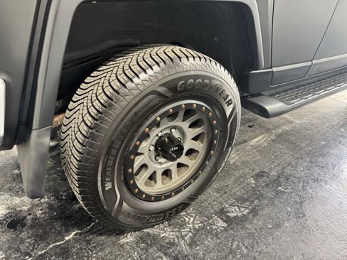 Used 2011 Toyota FJ Cruiser 4WD image 13