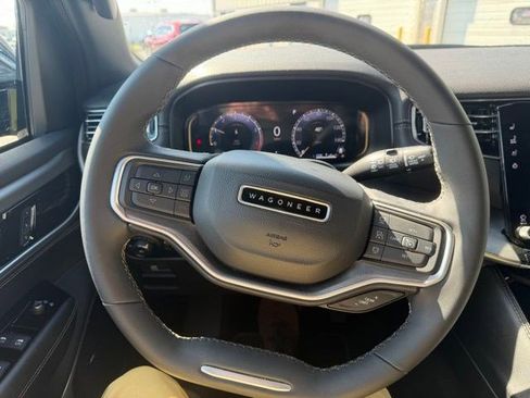 Certified 2025 Jeep Wagoneer Series II AWD/4WD image 4