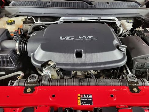 Used 2018 Chevrolet Colorado LT image 36