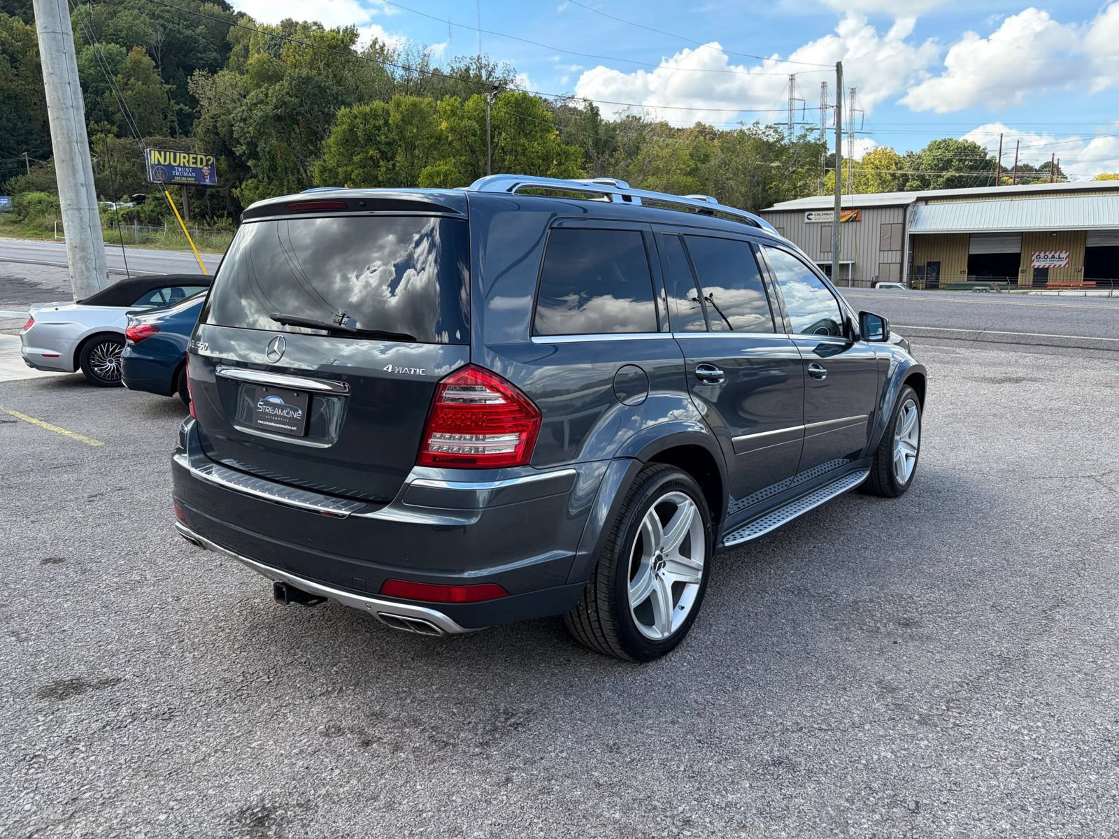 Used 2011 Mercedes-Benz GL 550 4MATIC image 5