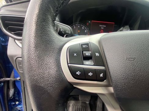 Used 2020 Ford Explorer XLT w/ Equipment Group 202A AWD/4WD image 14