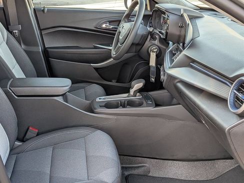 New 2026 Chevrolet Trax LS w/ LS Convenience Package FWD image 25