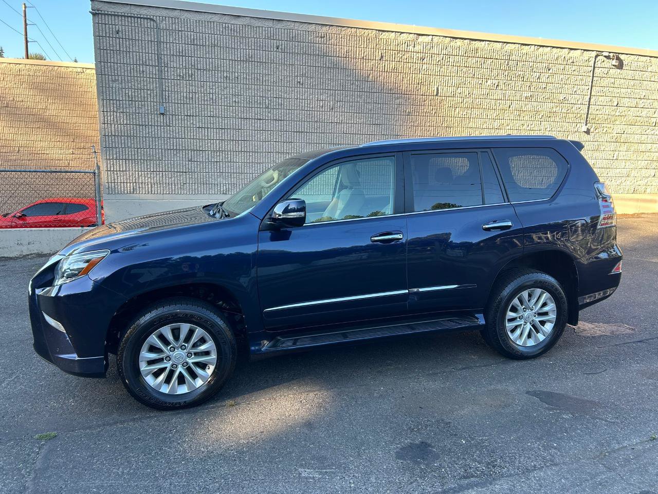 Used 2017 Lexus GX 460 Premium w/ Premium Package AWD/4WD image 8