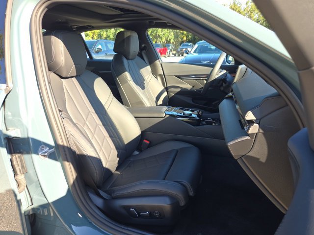 Used 2025 BMW i5 xDrive40 AWD/4WD image 14
