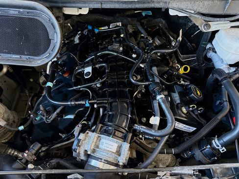 Used 2023 Ford Transit 350 XLT image 35