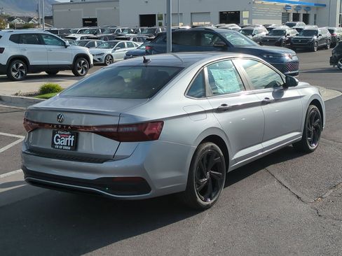 New 2025 Volkswagen Jetta SE image 3