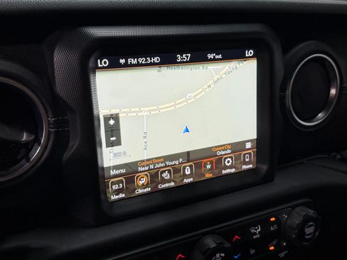 Used 2018 Jeep Wrangler Unlimited Sahara AWD/4WD image 24