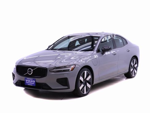 Used 2024 Volvo S60 T8 Ultimate image 1