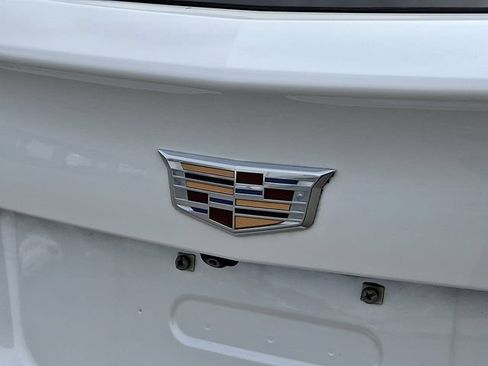 Used 2023 Cadillac XT4 Luxury w/ Cold Weather Package AWD/4WD image 29