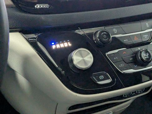 Certified 2023 Chrysler Voyager LX FWD image 17