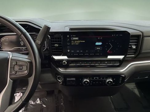 Used 2025 GMC Sierra 1500 SLT AWD/4WD image 10