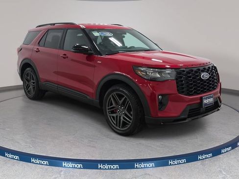 Used 2026 Ford Explorer ST-Line w/ ST-Line Street Pack AWD/4WD image 4
