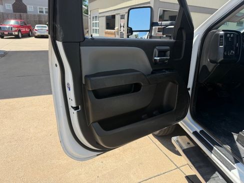 Used 2018 Chevrolet Silverado 3500 W/T w/ WT Convenience Package AWD/4WD image 9