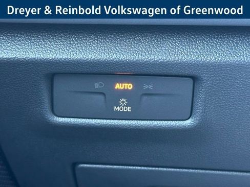 New 2025 Volkswagen Tiguan SE R-Line image 18