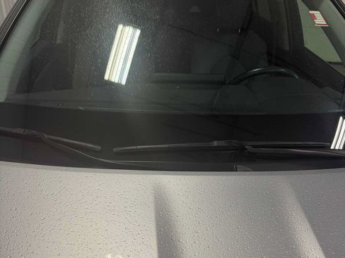 Used 2023 Toyota Highlander LE FWD image 9