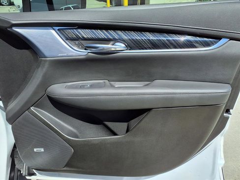 Certified 2024 Cadillac XT6 Premium Luxury image 11