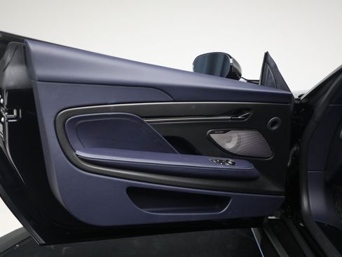 Used 2025 Aston Martin Vanquish RWD image 16