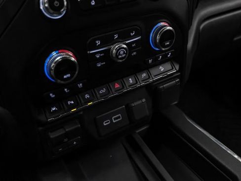 Used 2020 GMC Sierra 1500 AT4 w/ AT4 Premium Package AWD/4WD image 29