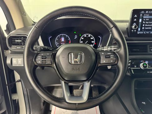 Used 2024 Honda Pilot Touring image 13