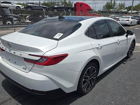 Used 2025 Toyota Camry XLE FWD image 5