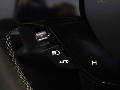 Certified 2022 Ferrari SF90 Spider image 33