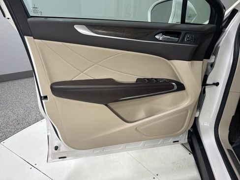 Used 2019 Lincoln MKC Reserve AWD/4WD image 12