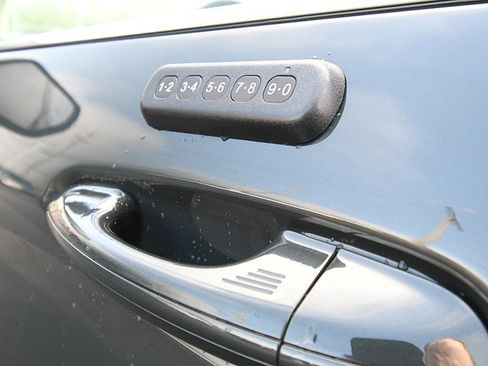Used 2024 Ford Edge SEL w/ Convenience Package AWD/4WD image 9