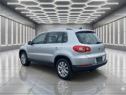Used 2009 Volkswagen Tiguan SE AWD/4WD image 3