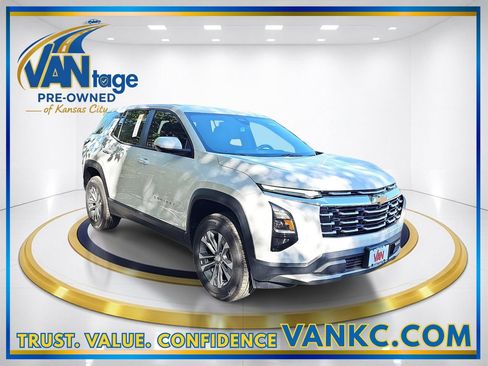 New 2026 Chevrolet Equinox LT AWD/4WD image 3