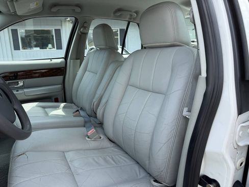 Used 2005 Mercury Grand Marquis LSE RWD image 12