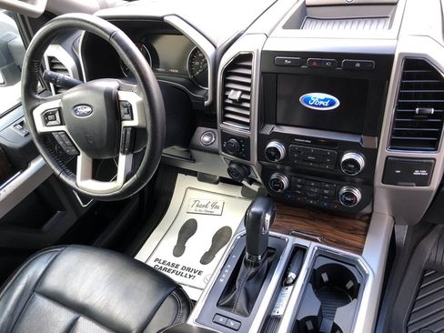 Used 2019 Ford F150 Lariat w/ Equipment Group 502A Luxury AWD/4WD image 29